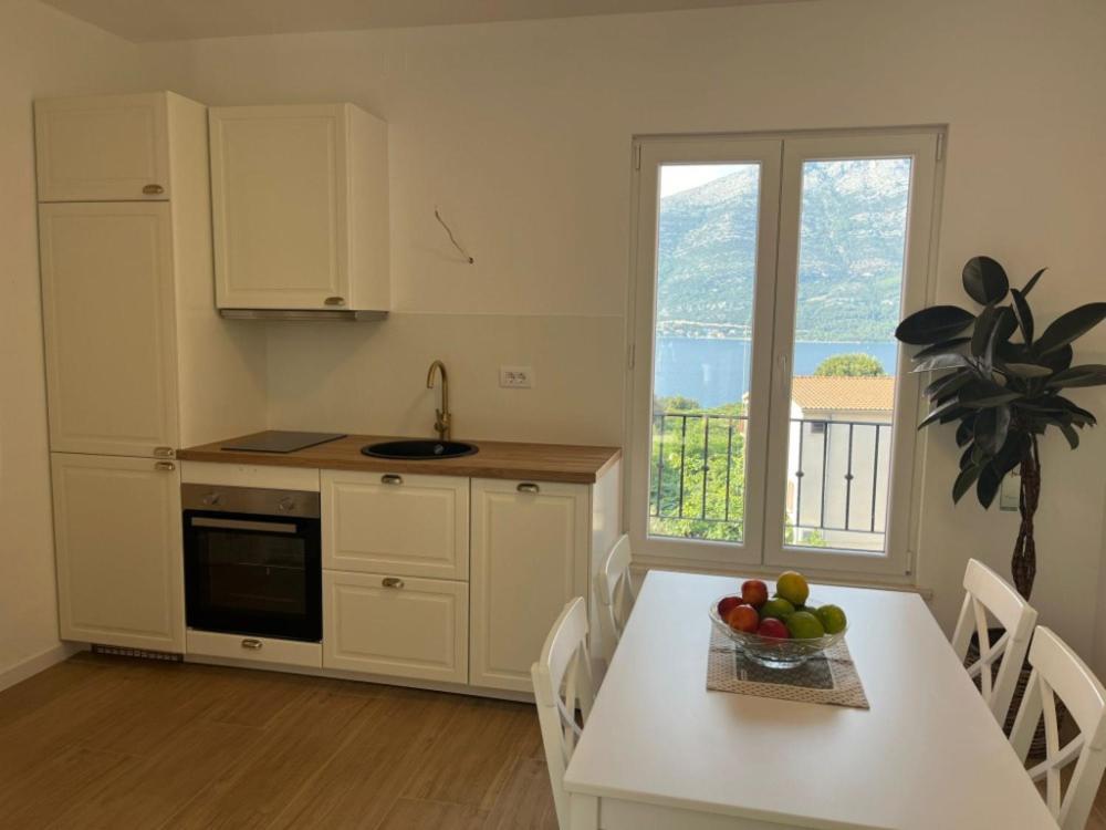 Apartments Laura กอร์จูลา ภายนอก รูปภาพ