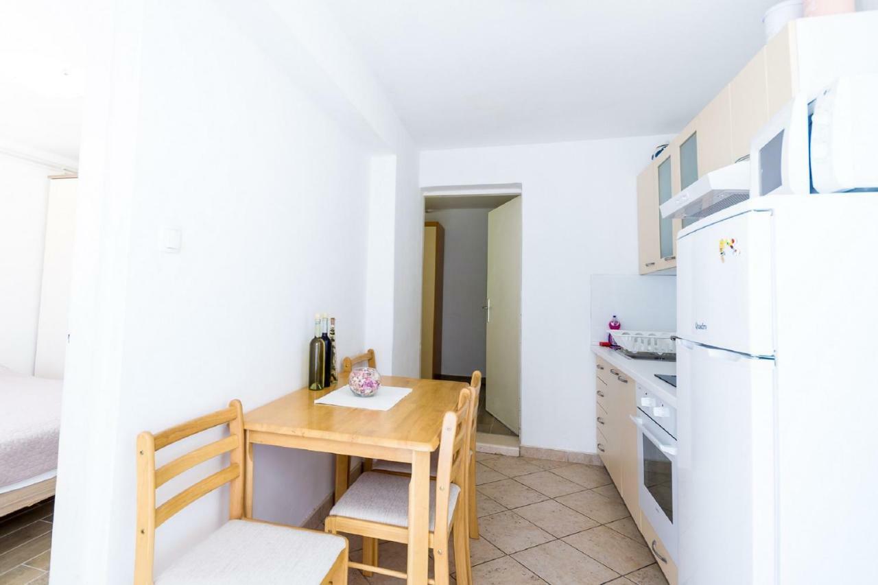 Apartments Laura กอร์จูลา ภายนอก รูปภาพ