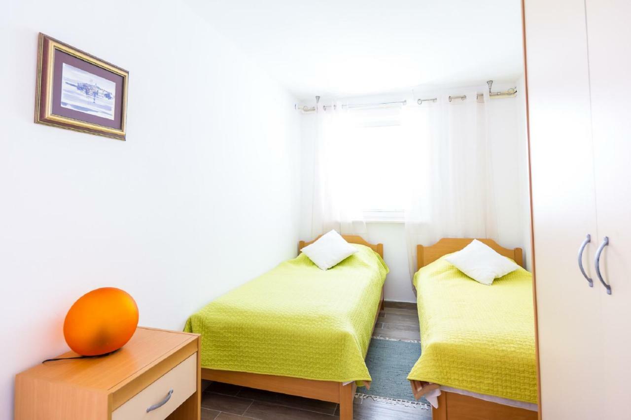 Apartments Laura กอร์จูลา ภายนอก รูปภาพ