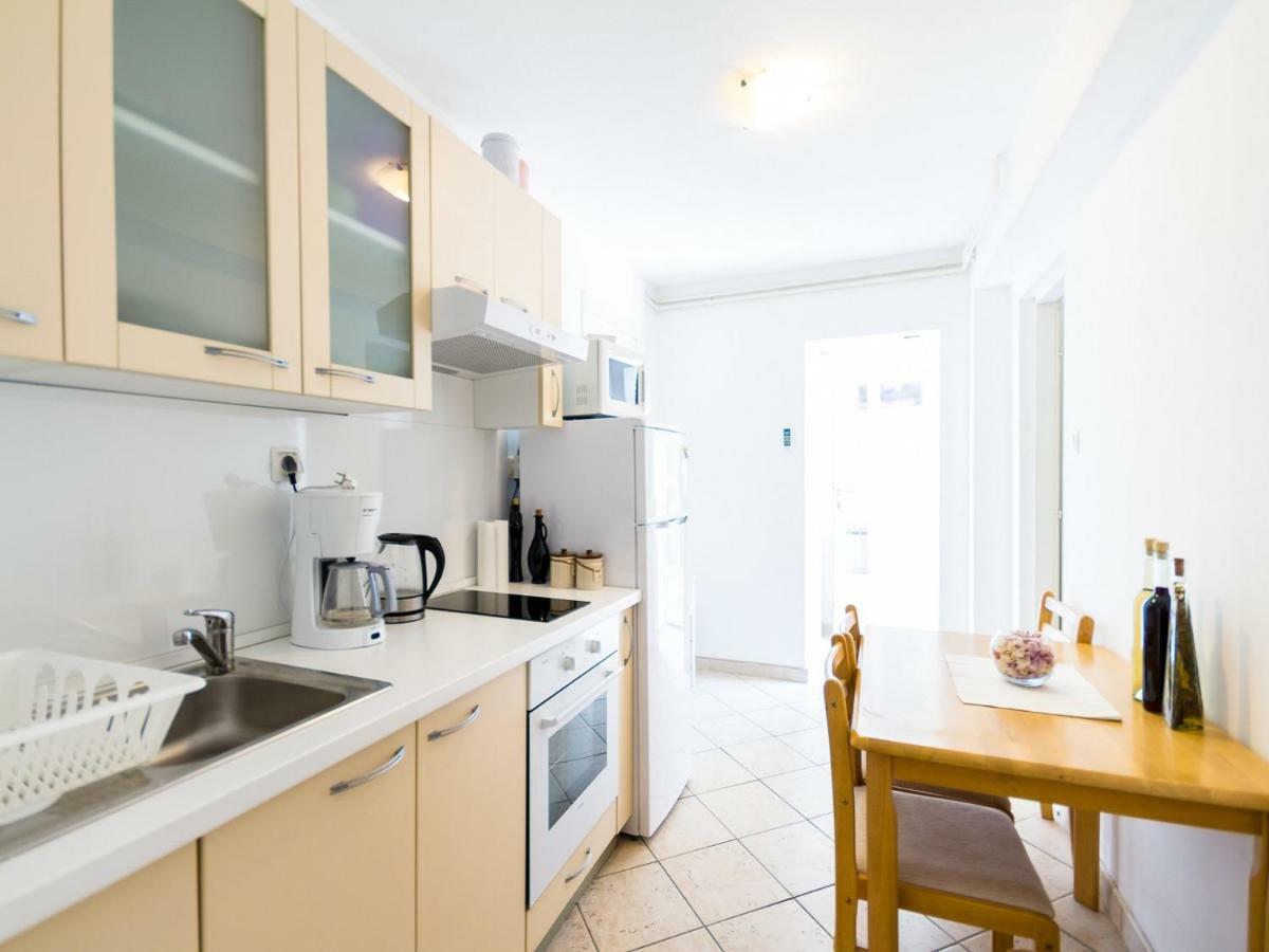 Apartments Laura กอร์จูลา ภายนอก รูปภาพ