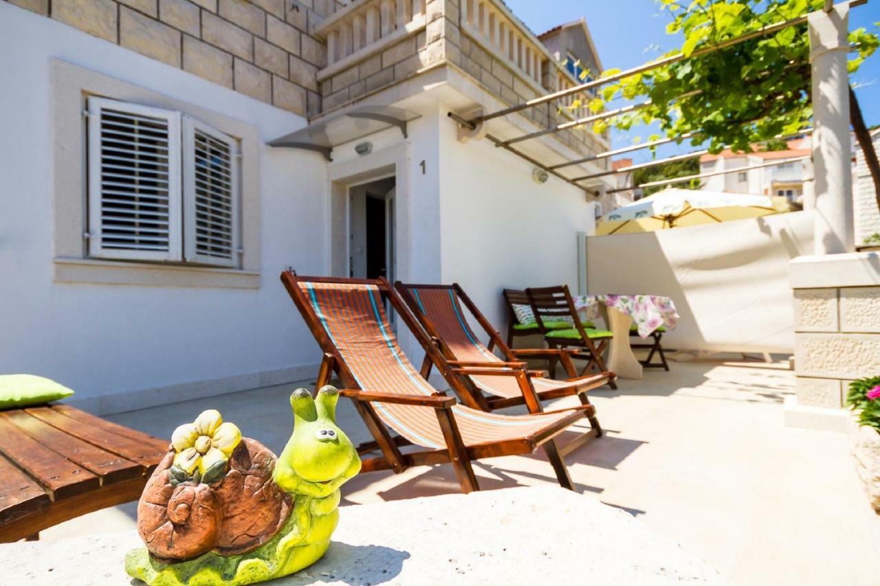Apartments Laura กอร์จูลา ภายนอก รูปภาพ
