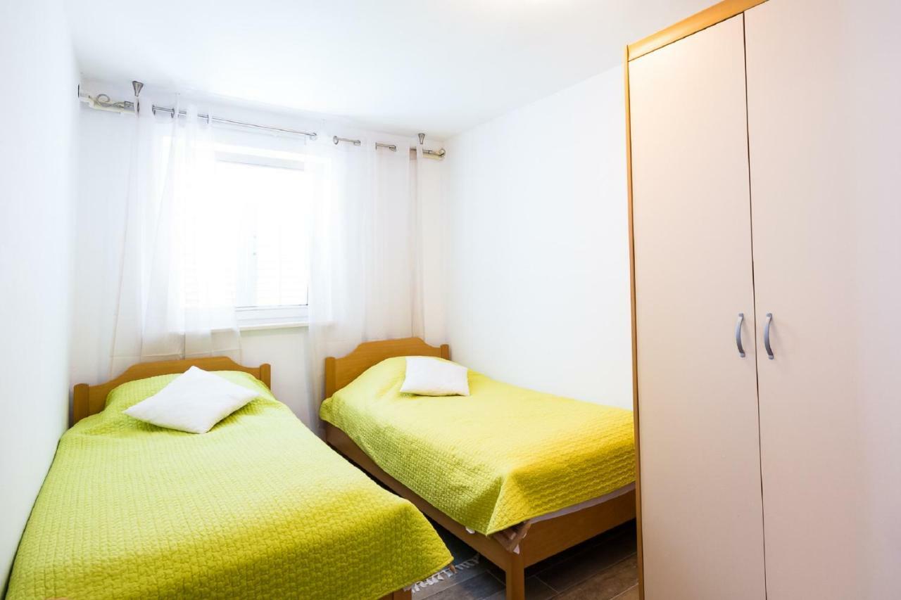 Apartments Laura กอร์จูลา ภายนอก รูปภาพ