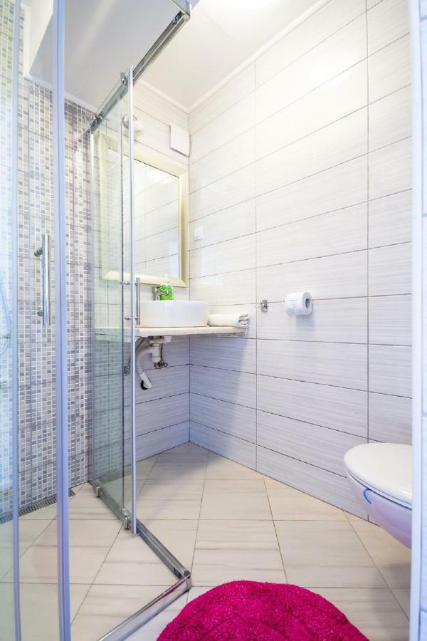 Apartments Laura กอร์จูลา ภายนอก รูปภาพ